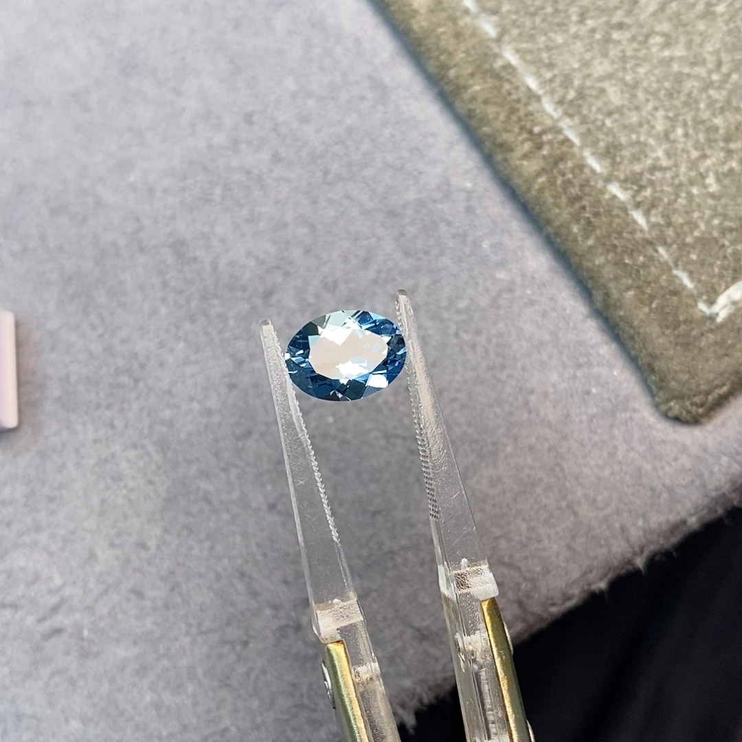 海蓝宝石笔搁未镶嵌1.5ct 超级圣玛利亚