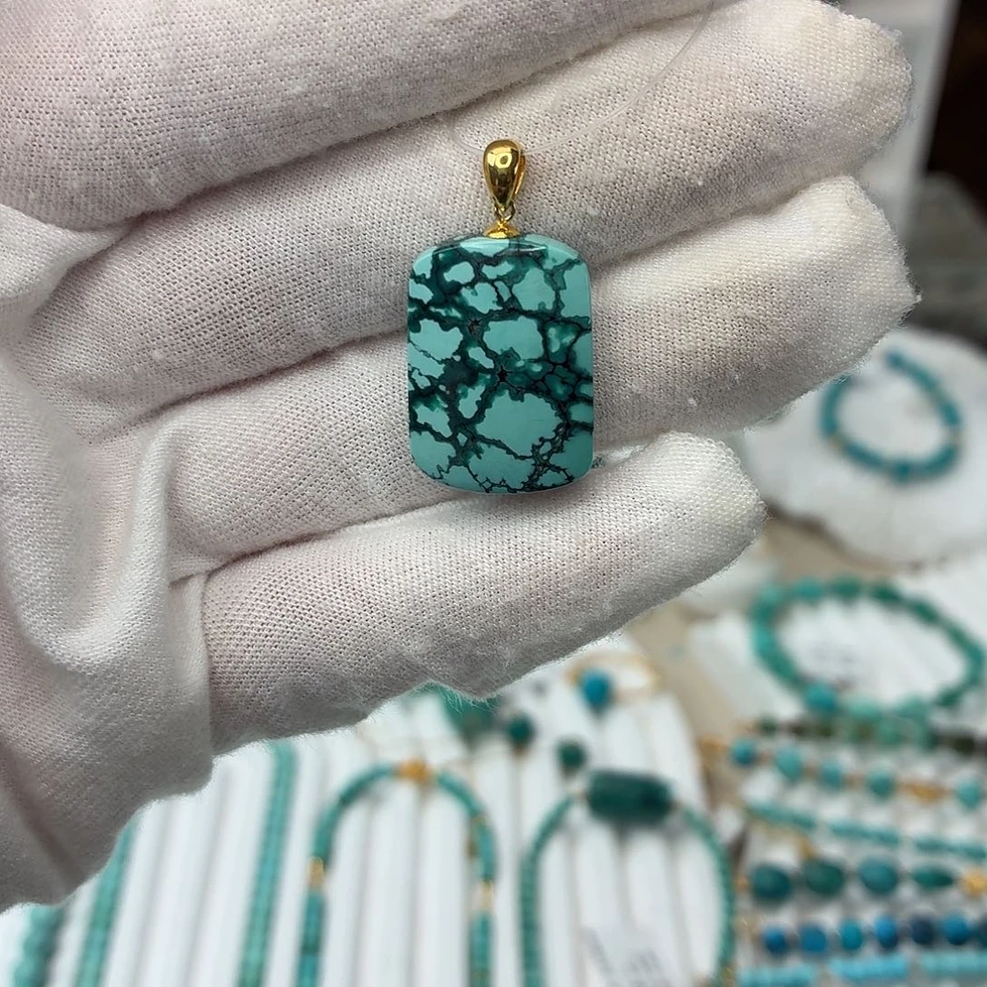 18K金镶嵌绿松石吊坠(不含链)