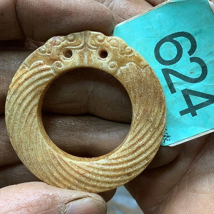 未镶嵌和田玉挂件