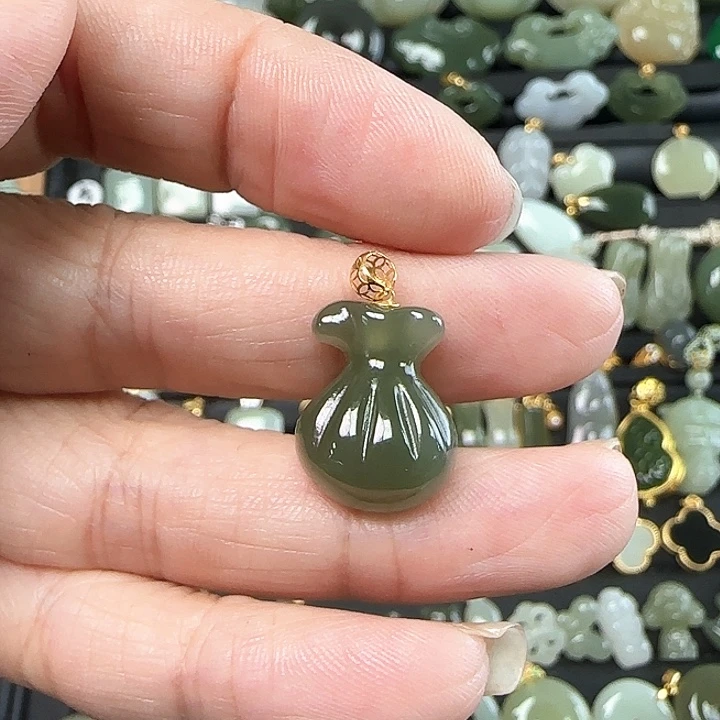 和田玉18K金镶嵌吊坠(不含链)