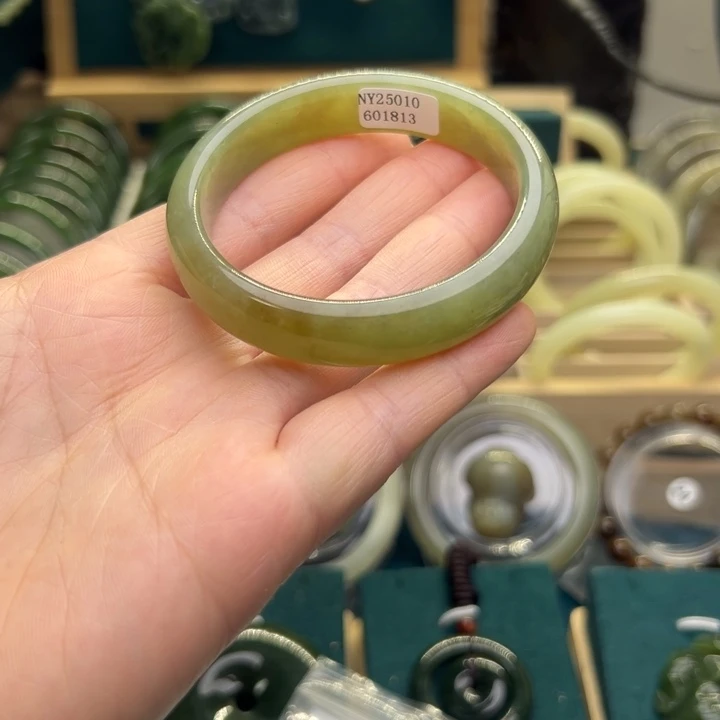 和田玉手镯未镶嵌54圈围1813