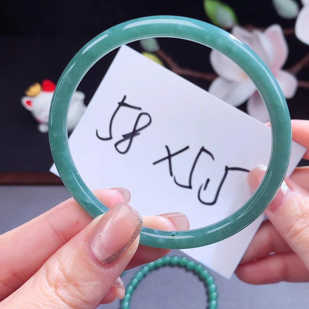 翡翠手镯（圆镯）未镶嵌