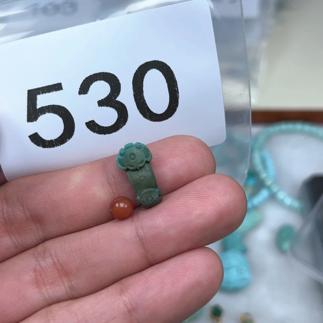 南红玛瑙未镶嵌珠宝奇石