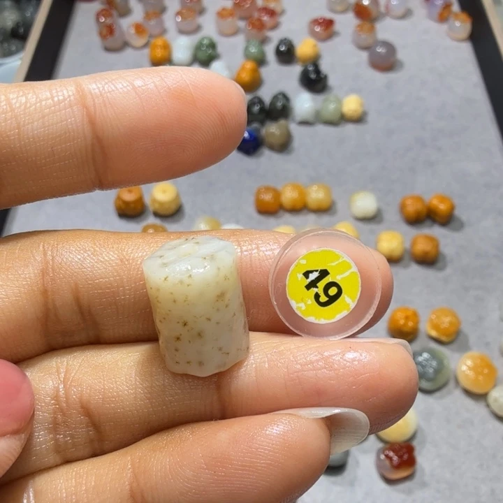 和田玉未镶嵌珠宝奇石