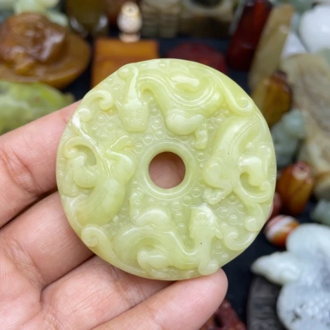 蛇纹石玉未镶嵌颈饰11