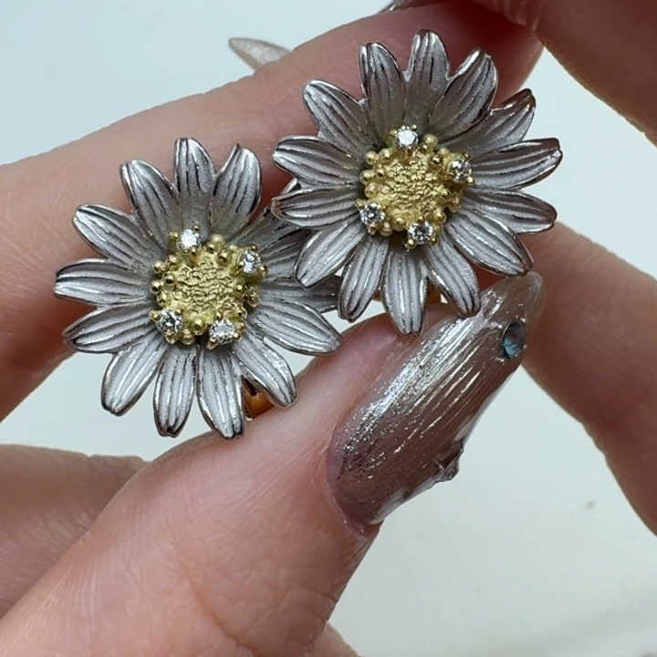 钻石耳饰未镶嵌F****板