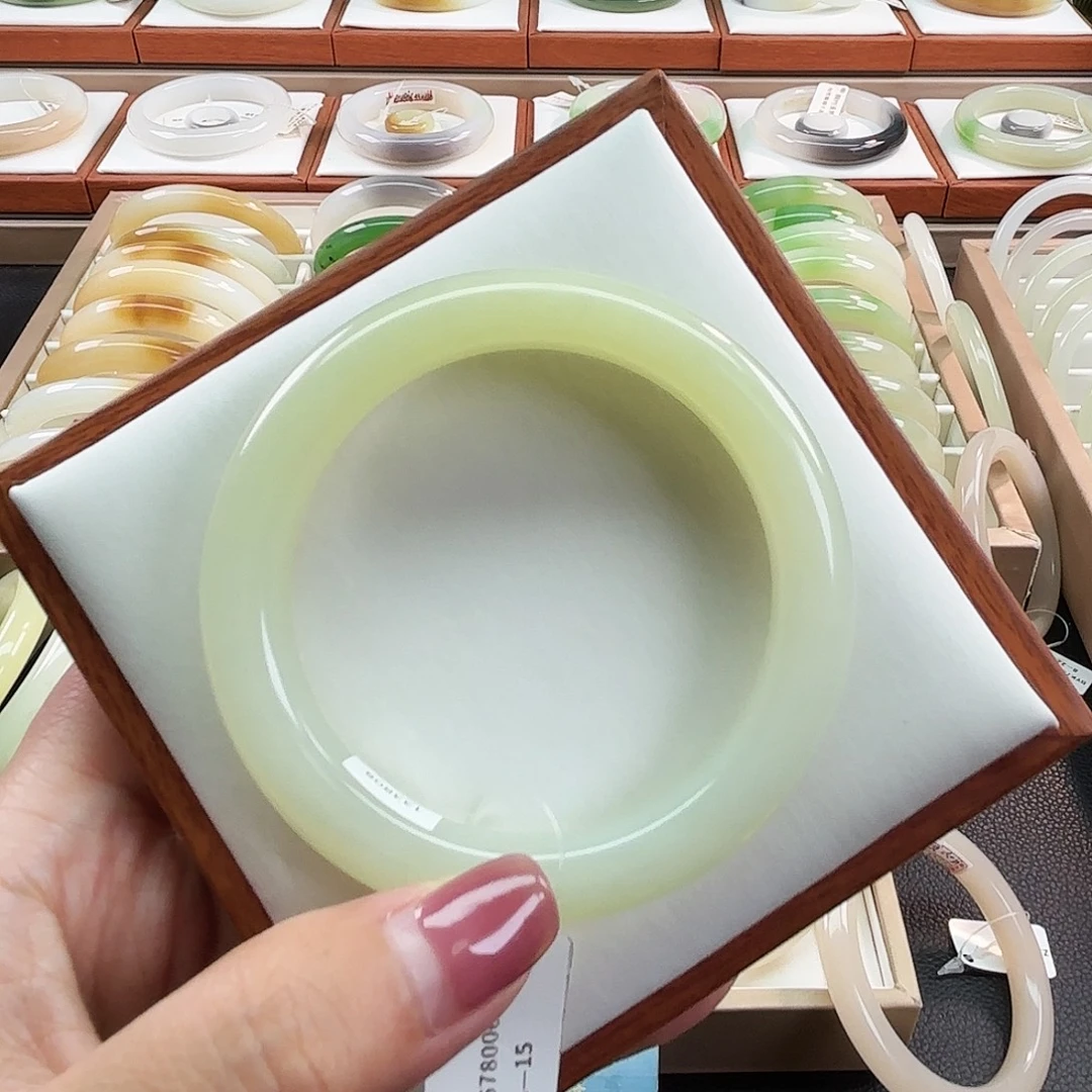 未镶嵌手镯和田玉54