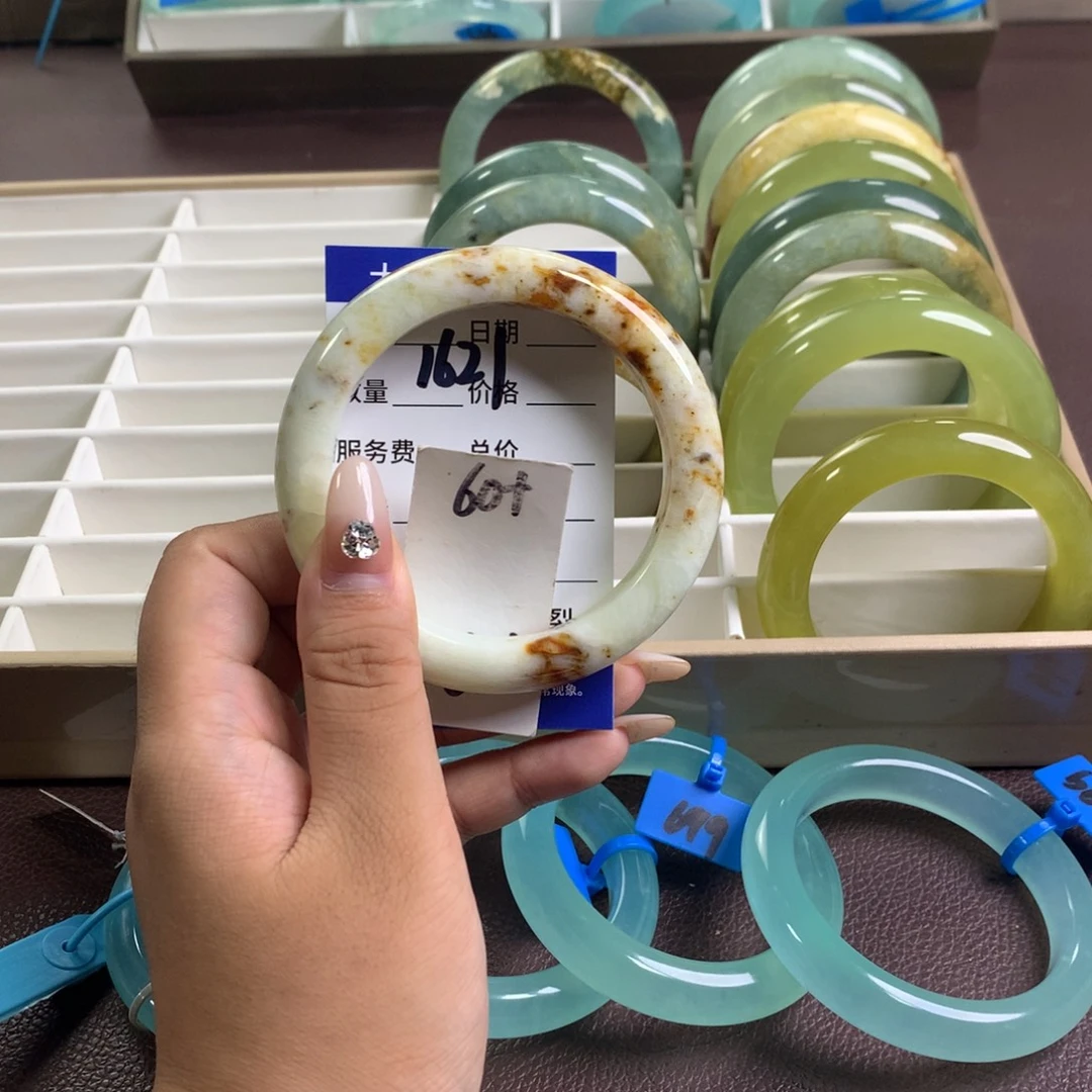 未镶嵌蛇纹石玉手镯1621