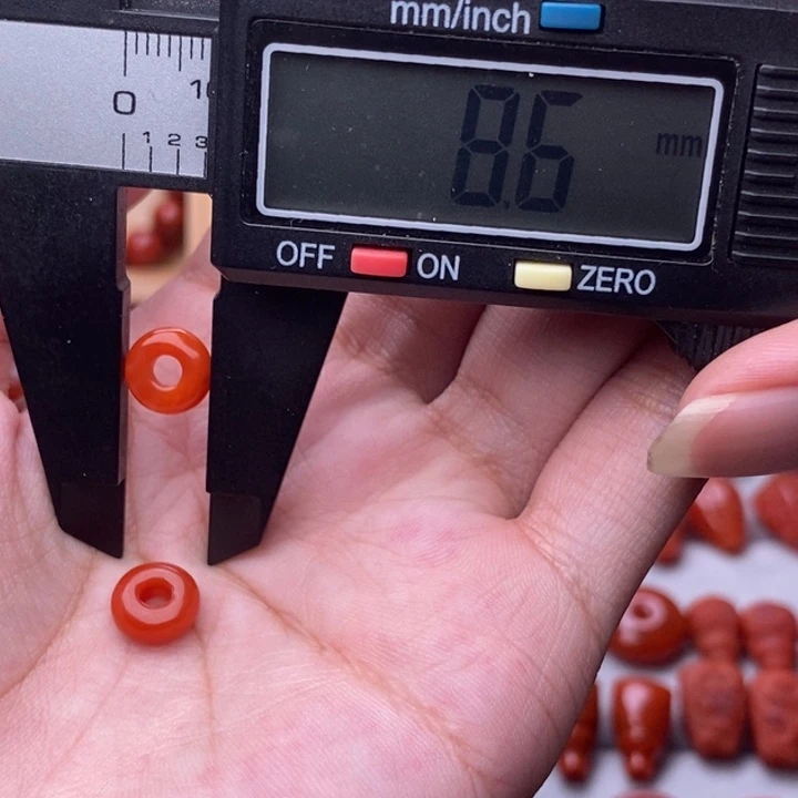 南红玛瑙配饰未镶嵌張****?小微瑕