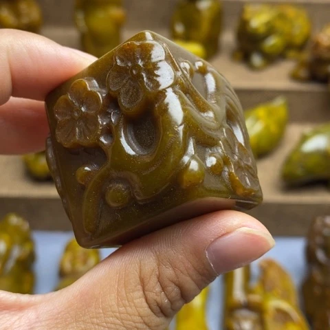 蛇纹石玉未镶嵌颈饰30