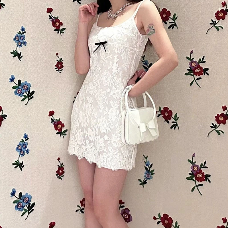 吊带连衣裙甜美少女