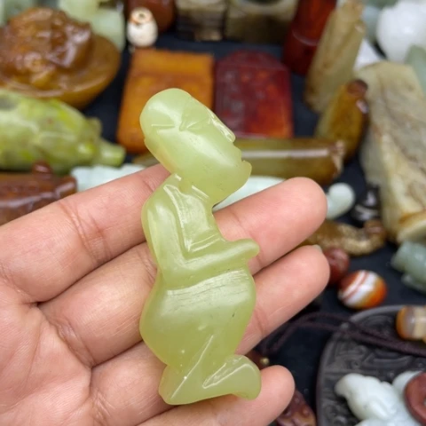 蛇纹石玉未镶嵌颈饰73