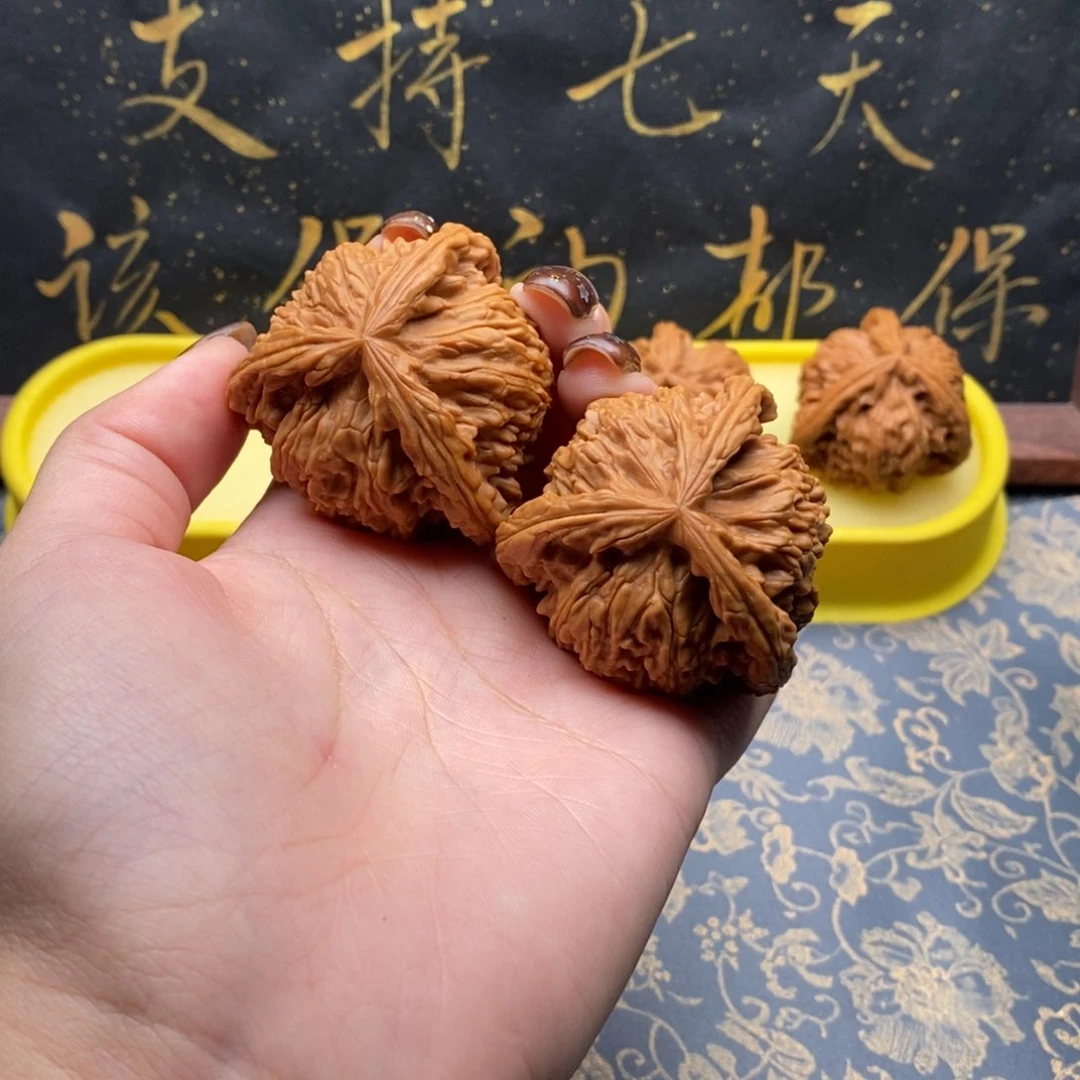 吊坠文玩核桃猴***龙白狮子