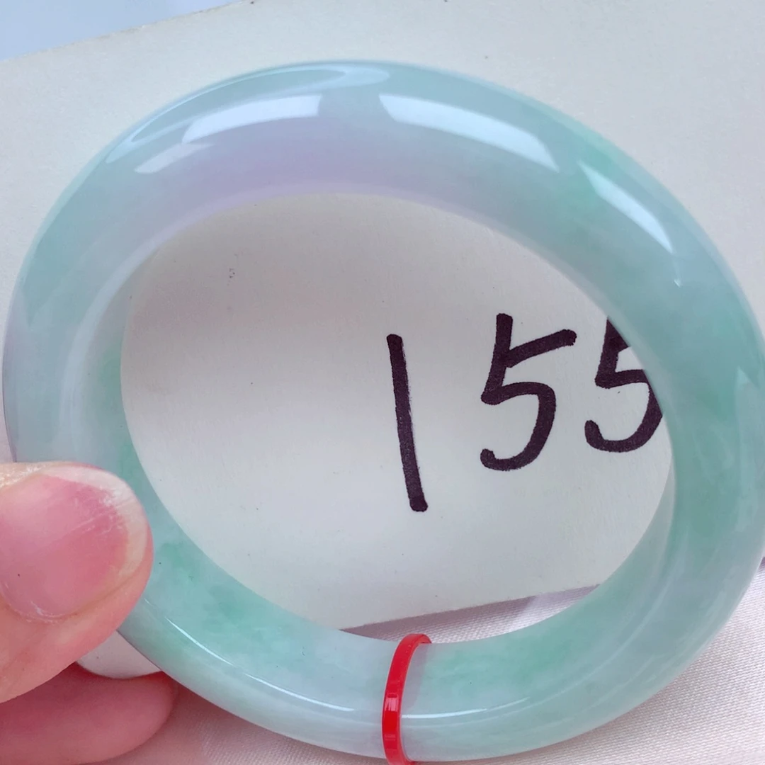 翡翠手镯未镶嵌翡翠