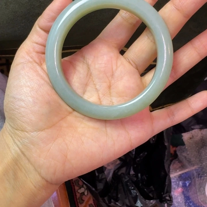 ~****和田玉（糖玉）未镶嵌手镯