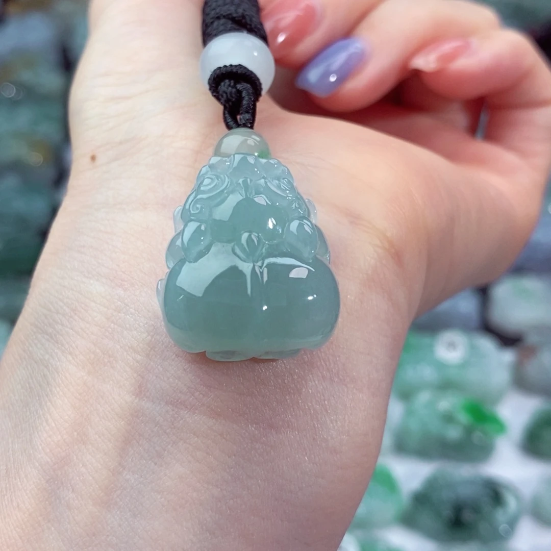 颈饰未镶嵌翡翠天然