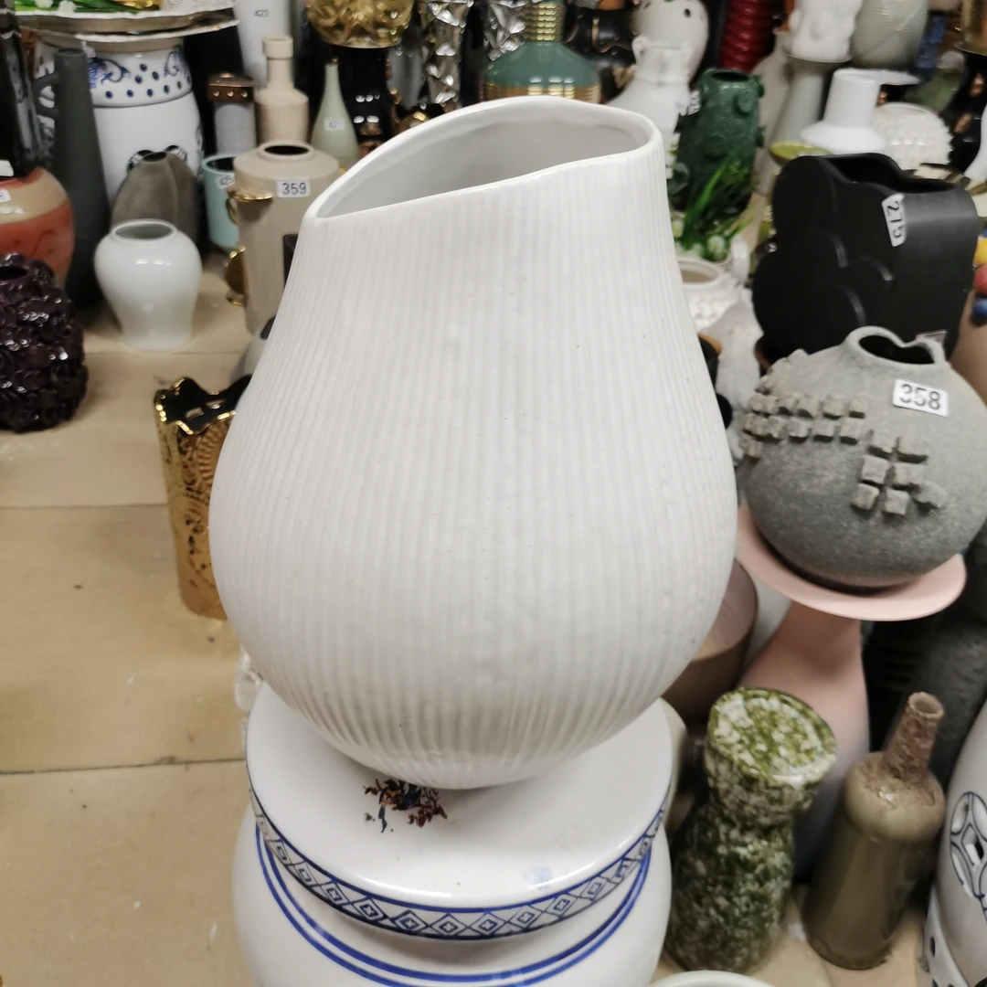 陶瓷简约大肚花瓶高度36，口径15cm