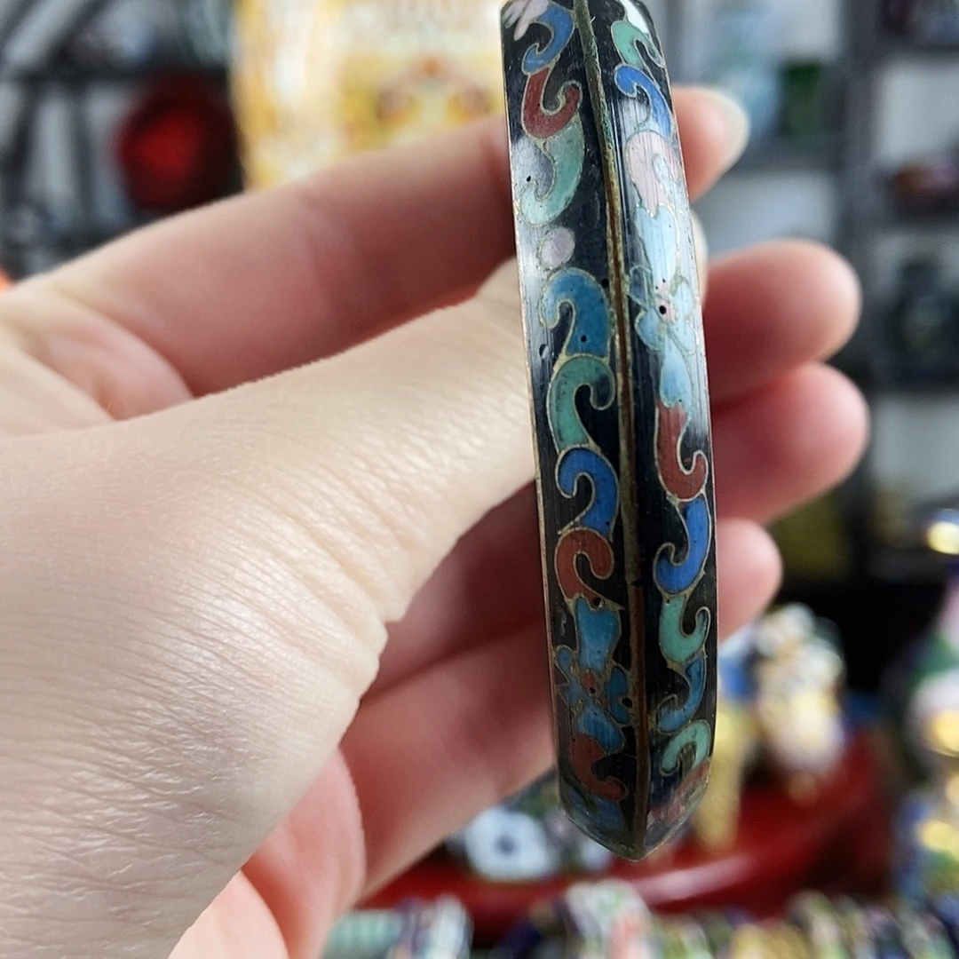 铜景泰蓝飞碟镯一个