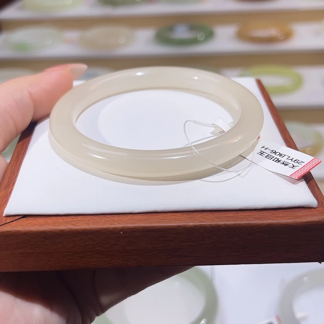 和田玉未镶嵌手镯冰藕粉美人条