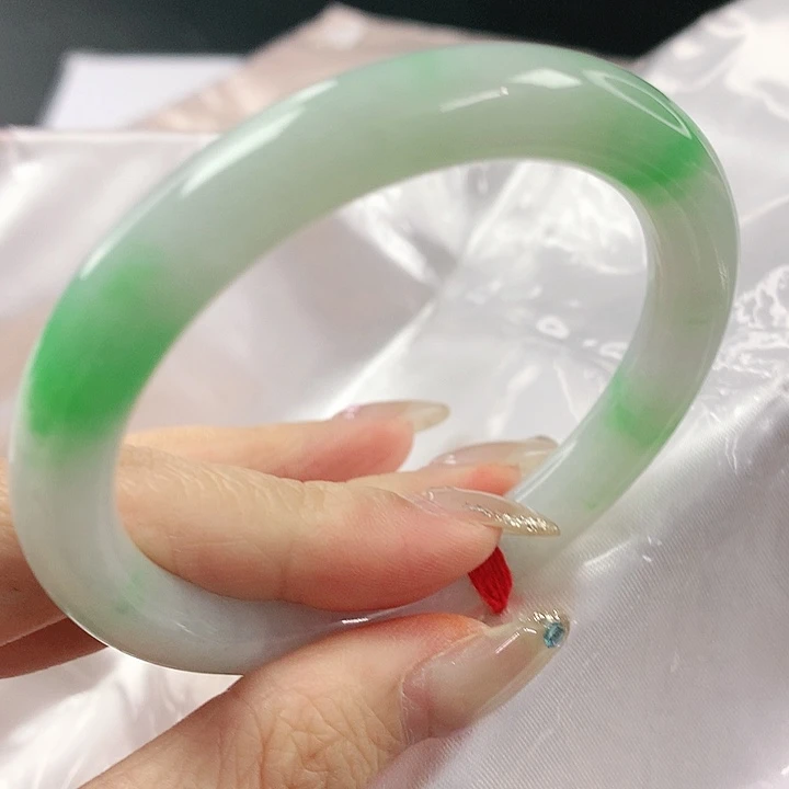 未镶嵌手镯翡翠，334