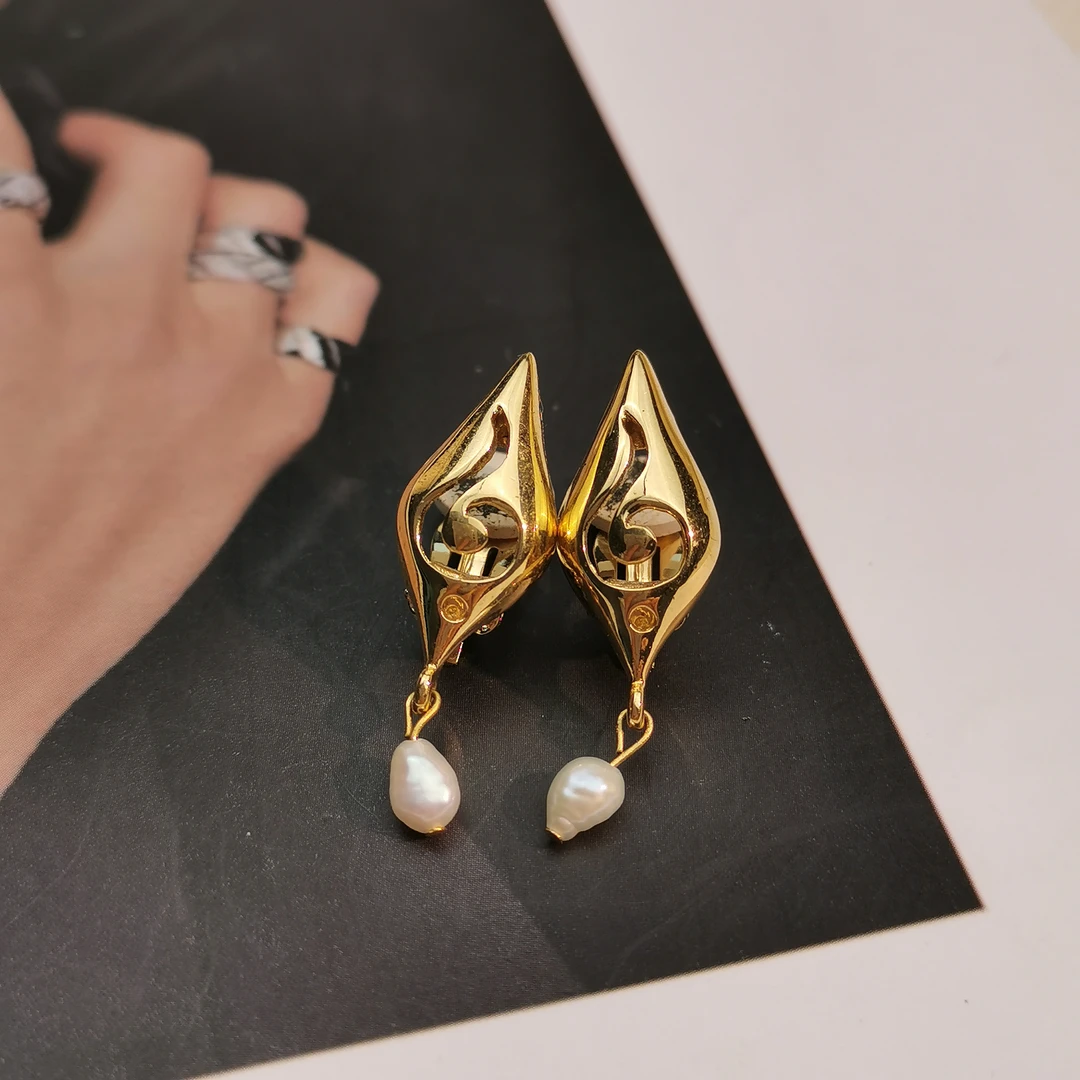 合金仿珍珠耳饰 【Liz璇子】G家 镂空图案耳夹H28300无鉴赏期