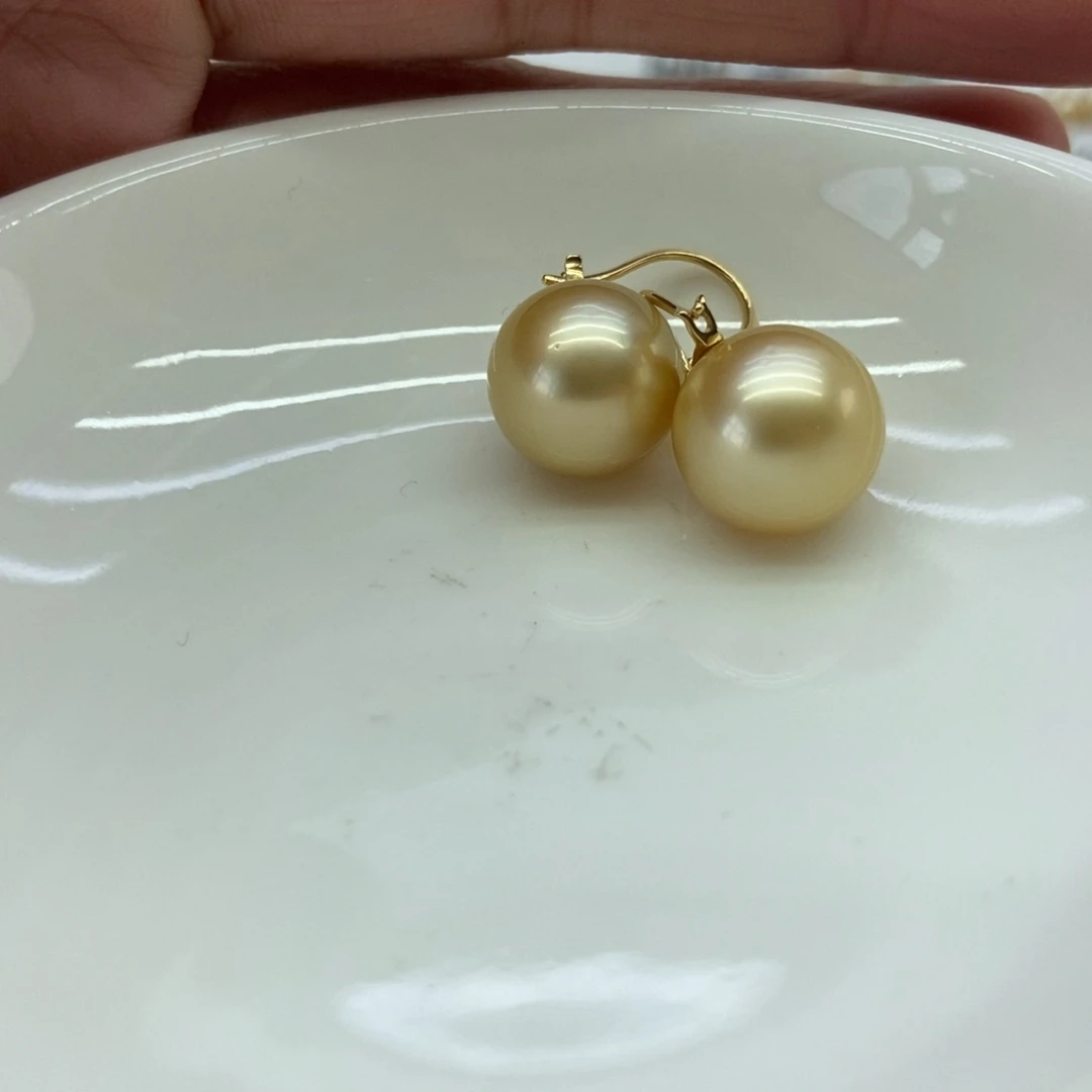 海水珍珠耳饰18K金镶嵌