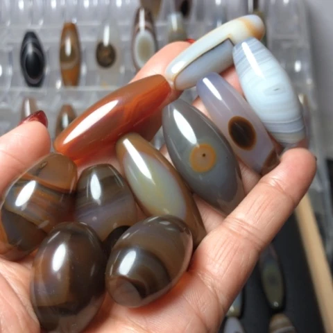 玛瑙/玉髓珠宝半成品未镶嵌懒**熊