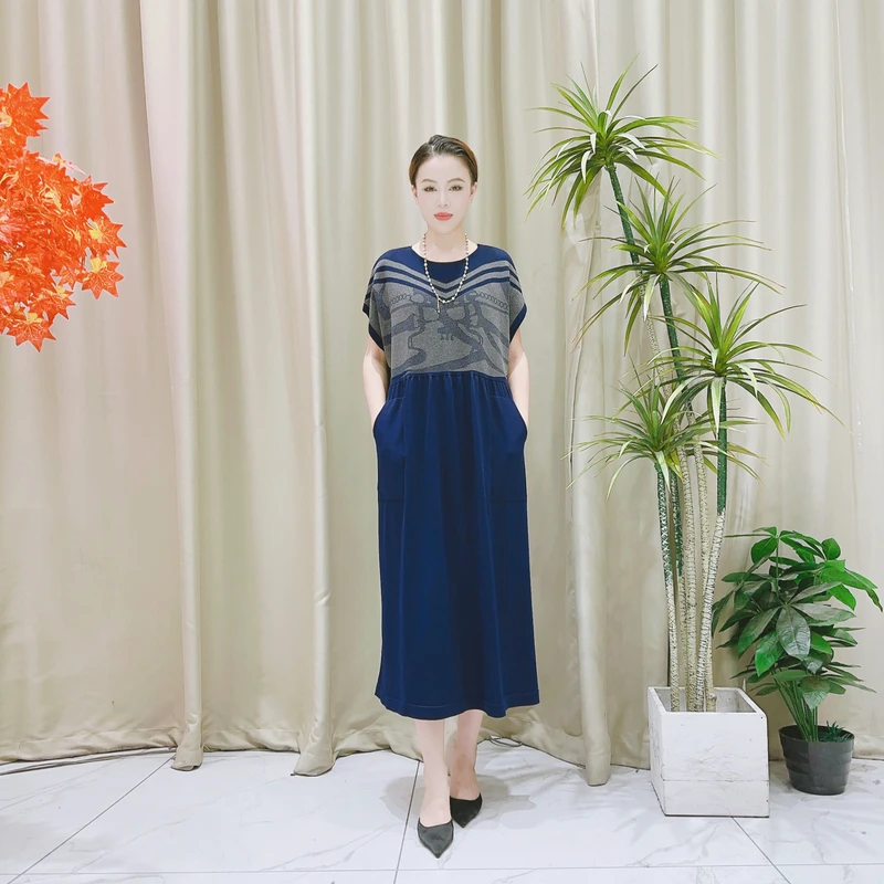 9596灰青色针织连衣裙显瘦设计师优雅时尚轻奢气质夏季