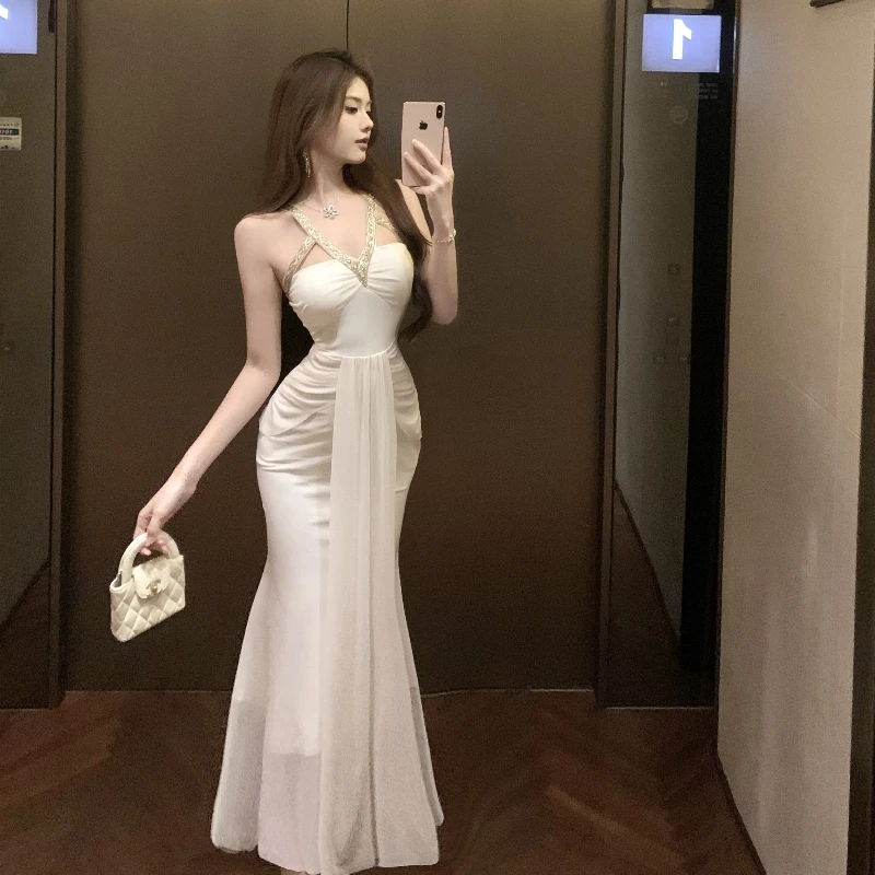 纯欲性感高级感露肩吊带连衣裙女夏季新款收腰显瘦气质包臀长裙子