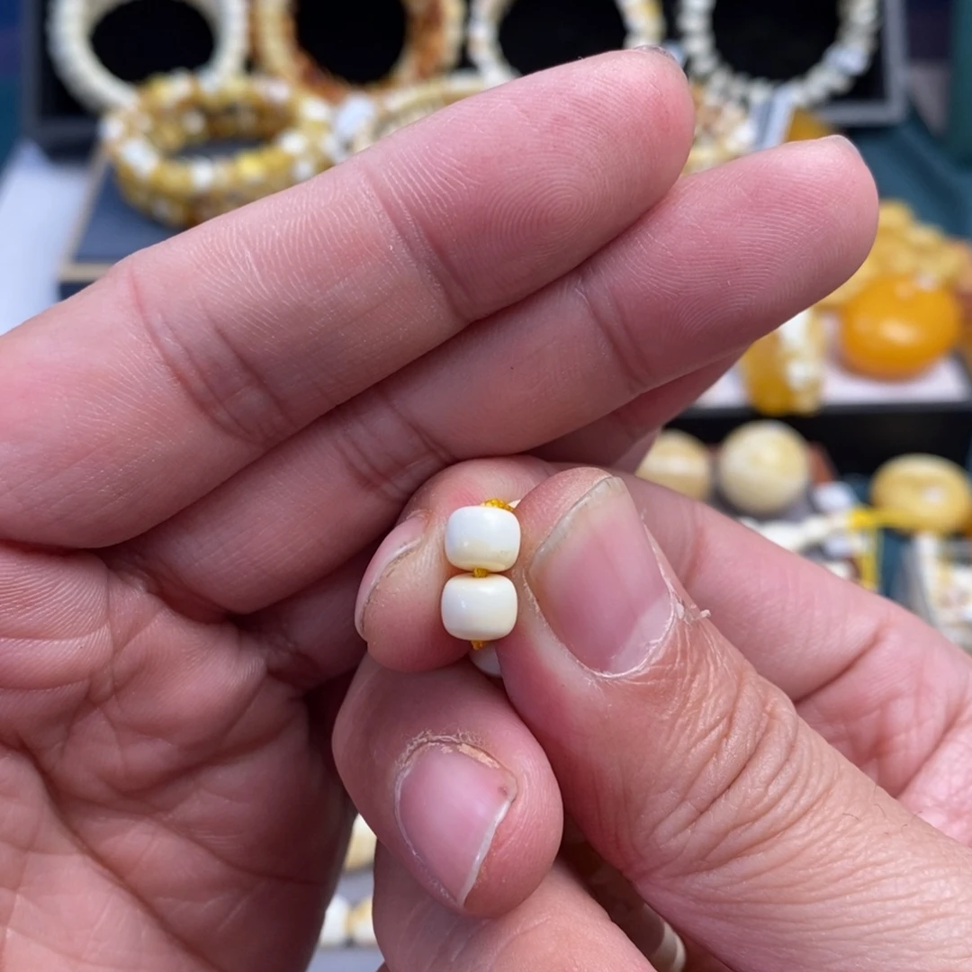 也***～蜜蜡未镶嵌裸石6.5mm