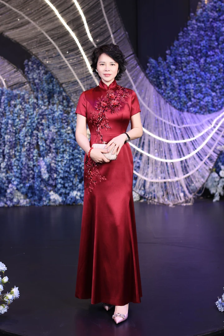 高定礼服妈妈气质网红喜喜妈妈礼服2025新款爆款