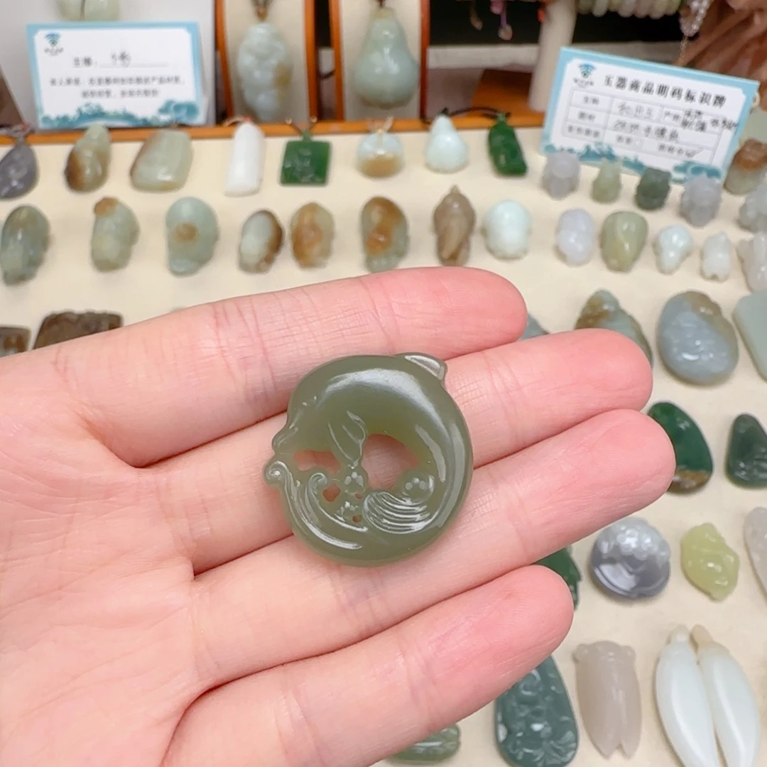 颈饰未镶嵌和田玉