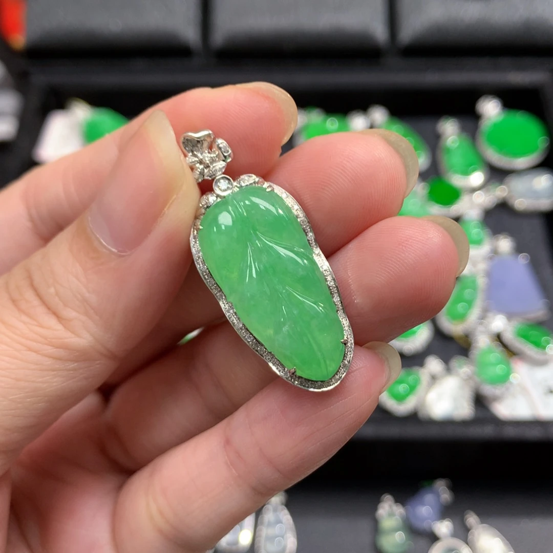 吊坠(不含链)18K金镶嵌翡翠