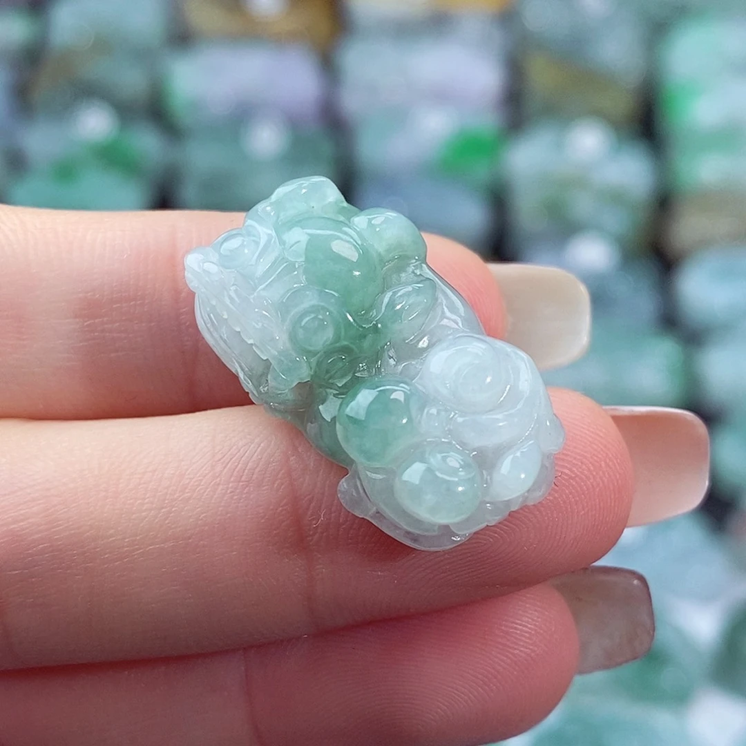 颈饰未镶嵌翡翠天然