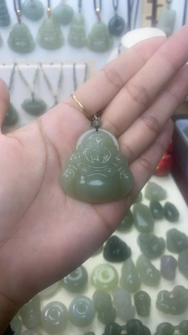 和田玉佛公吊坠项链