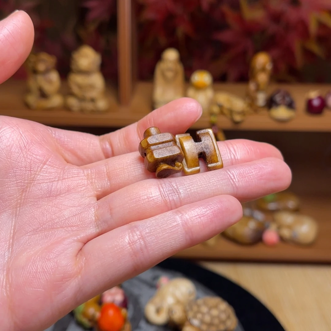 双***鹿骨把件精工配饰手把