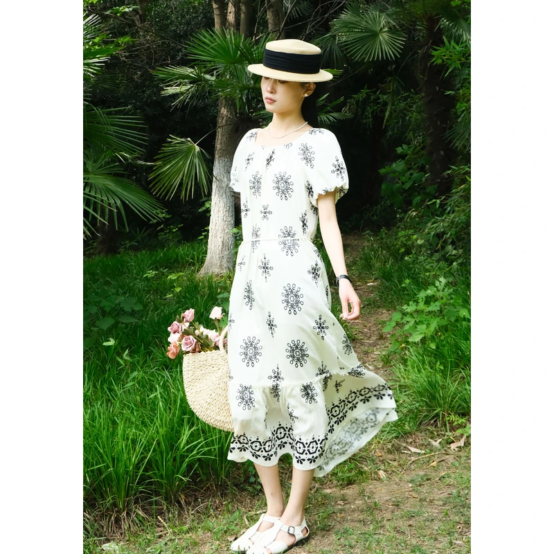 百武西“光合衣橱”法式宽松直筒系带修身刺绣亲肤短袖连衣裙8763