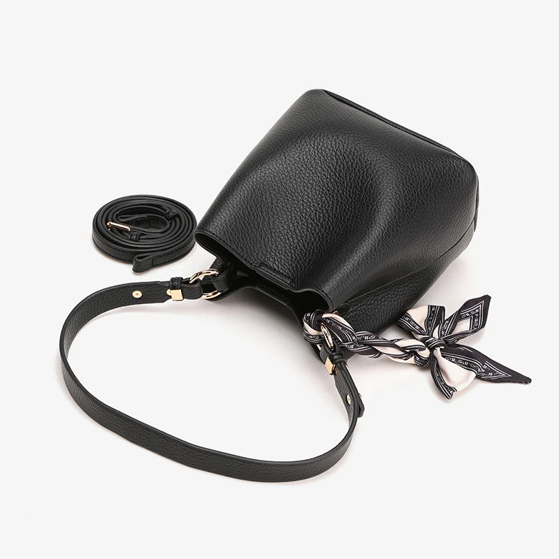 水桶包女小包包2025新款时尚小众设计通勤包手提包百搭感斜挎女包