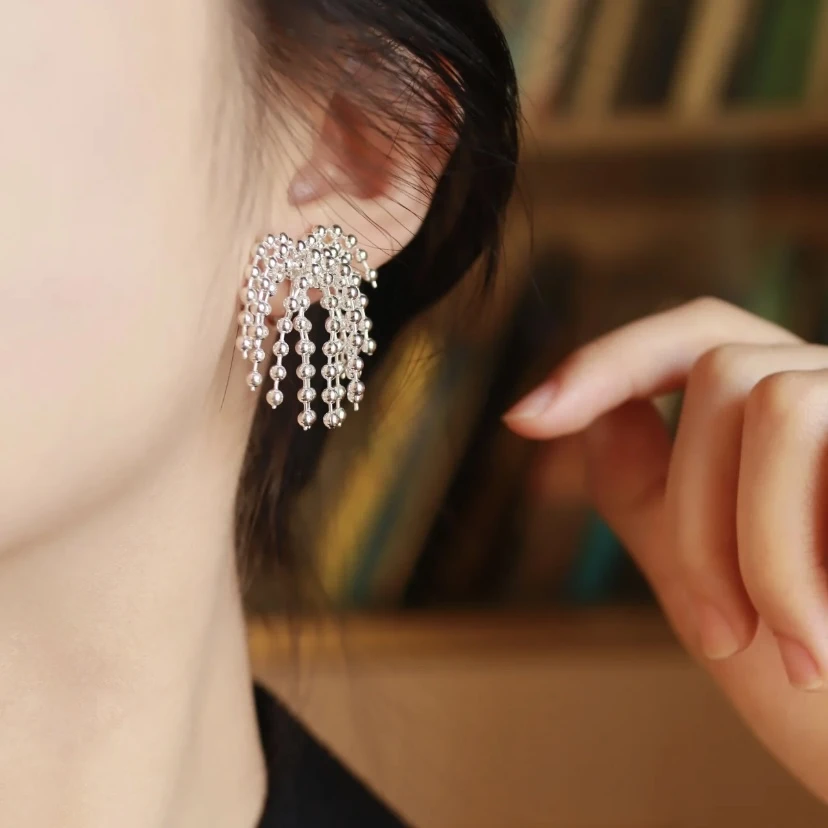 铜合金耳饰 H580瀑布烟花银色圆豆流苏小众设计感流苏耳夹灵动