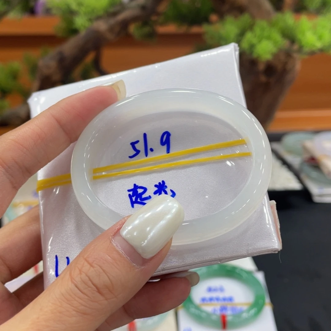 翡翠未镶嵌手镯（贵妃镯）缅甸翡翠