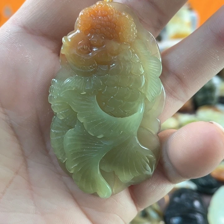 蛇纹石玉颈饰未镶嵌