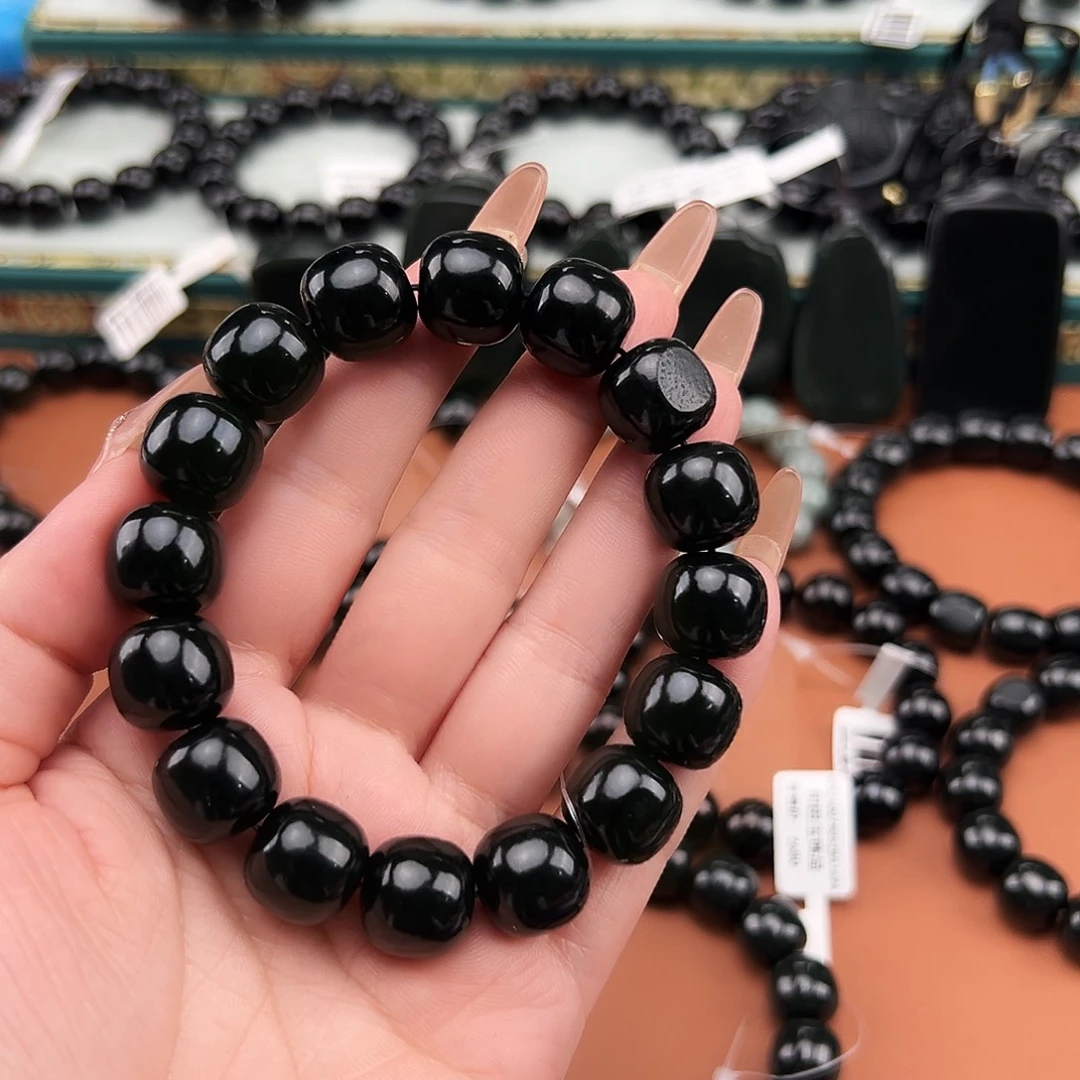 冯***舟和田玉未镶嵌手串