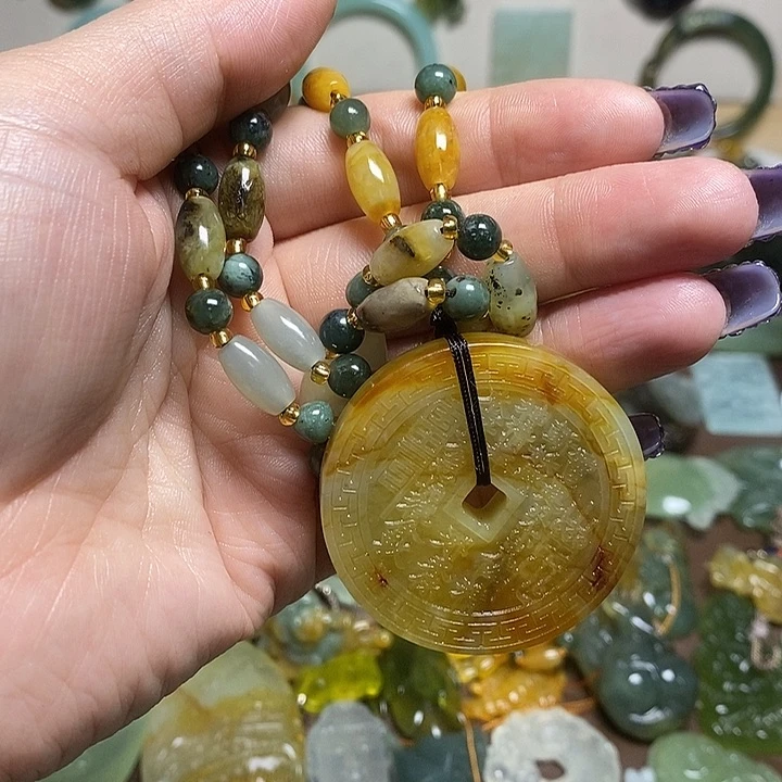 蛇纹石玉吊坠未镶嵌