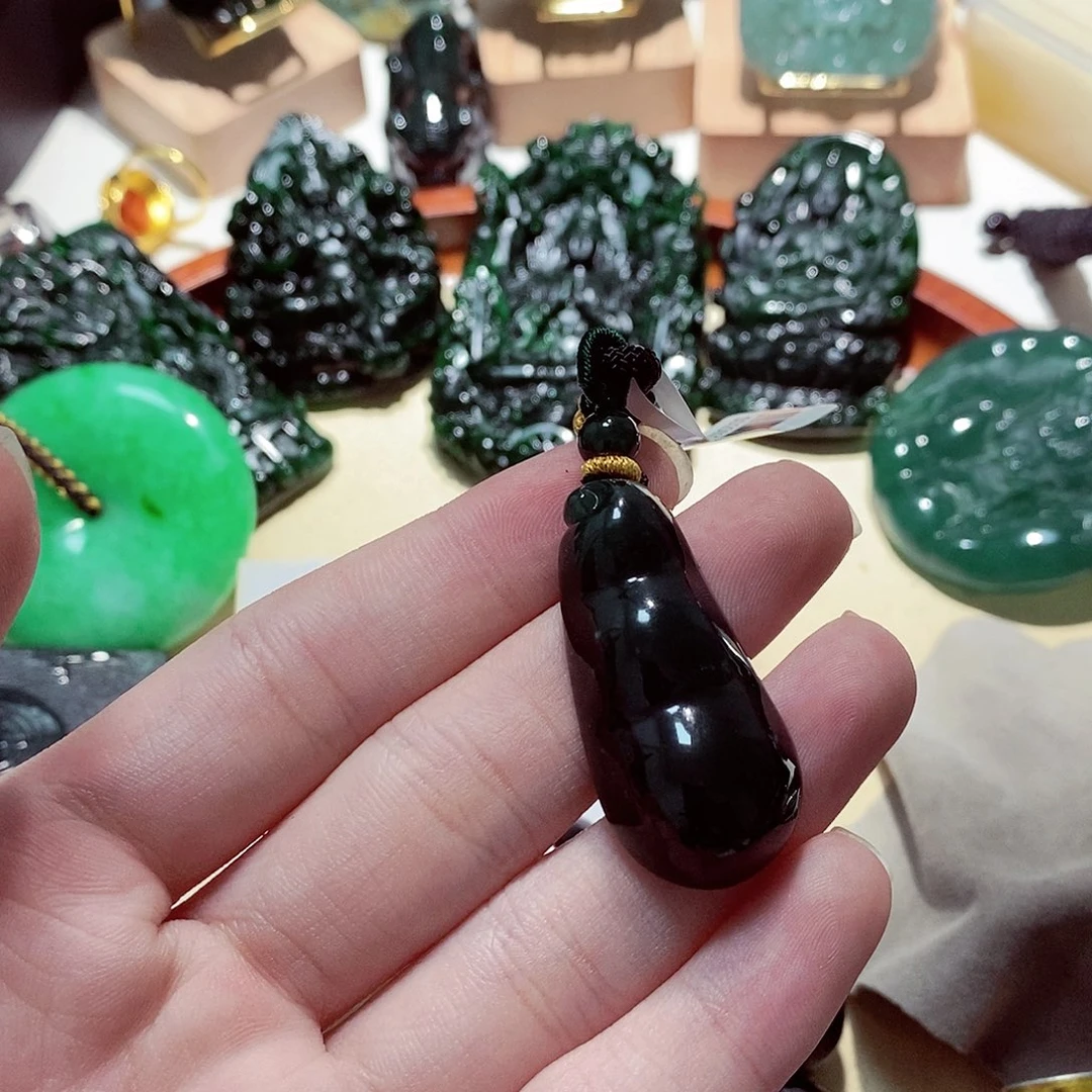 翡翠颈饰未镶嵌翡翠a