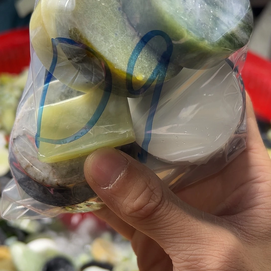 北***方蛇纹石玉未镶嵌鱼缸石 盆景石