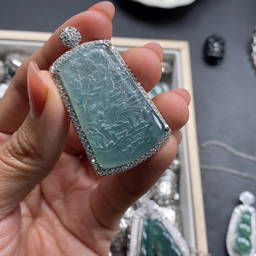 翡翠颈饰未镶嵌翡翠