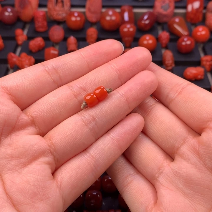 南红玛瑙未镶嵌直切对珠6.8MM