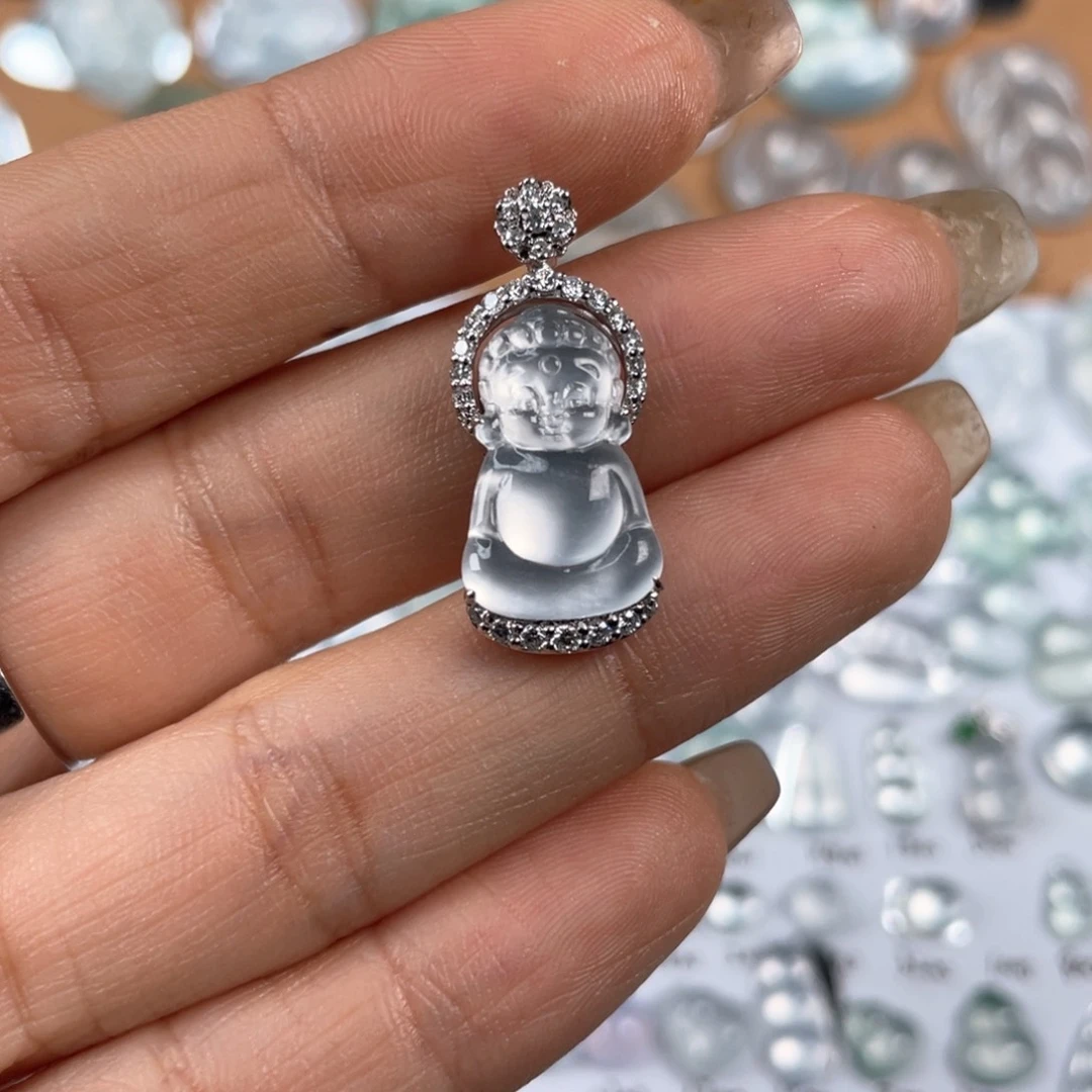 颈饰18K金镶嵌翡翠