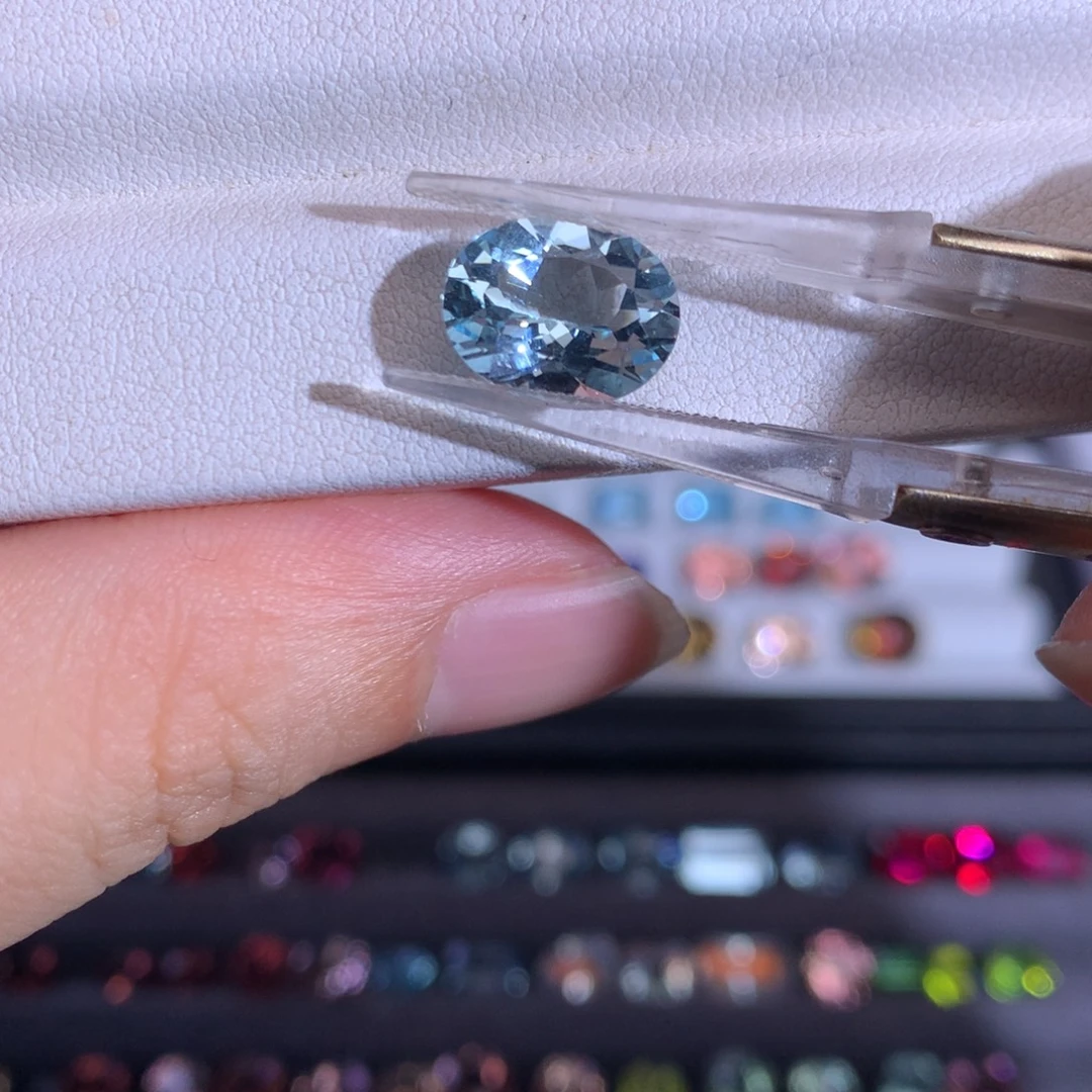 海蓝宝石笔搁未镶嵌2.775ct