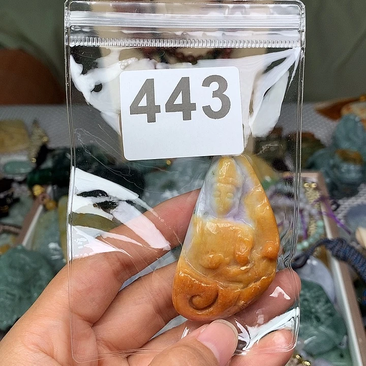 翡翠未镶嵌颈饰耀**云翡翠